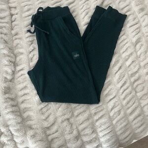 ALO Yoga Muse Ribbed Joggers - Dark Green